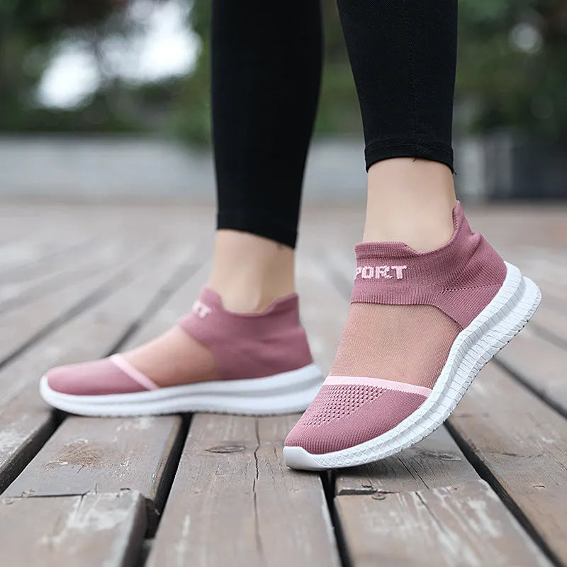 Casual Flyknit sock shoes in multiple colours with lace-up design and MD sole