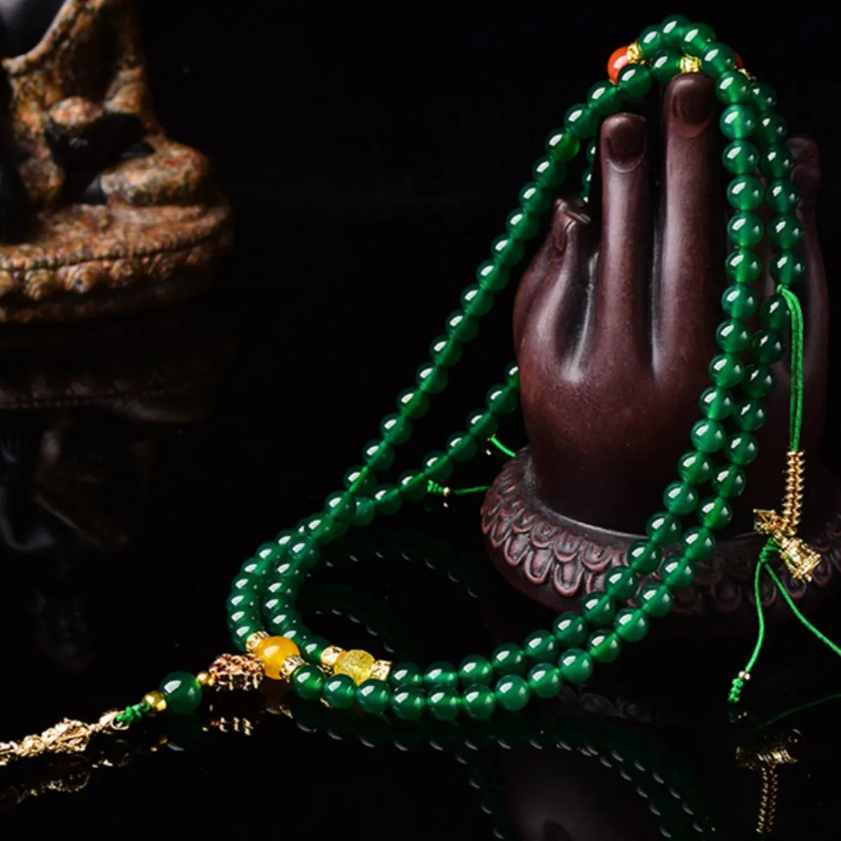 Brazil natural green agate multi-circle bracelet showing stone beads and manual processing detail