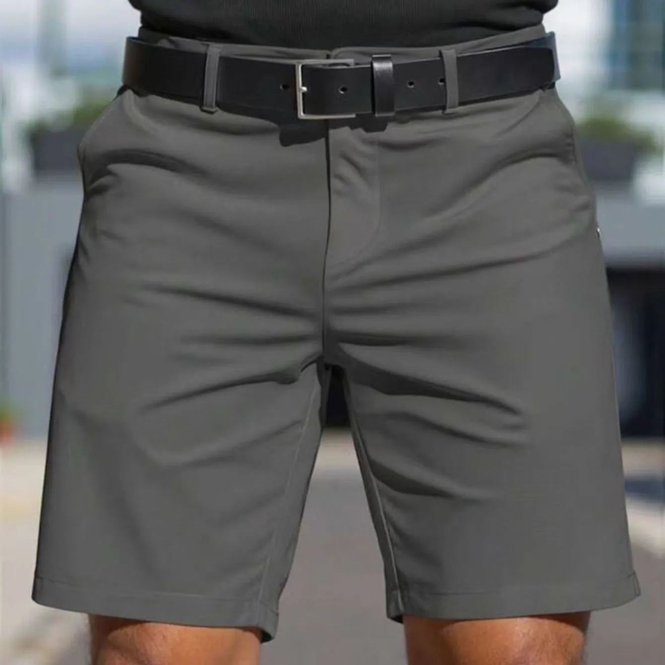Men's straight leg fifth pants in solid colours with business casual design