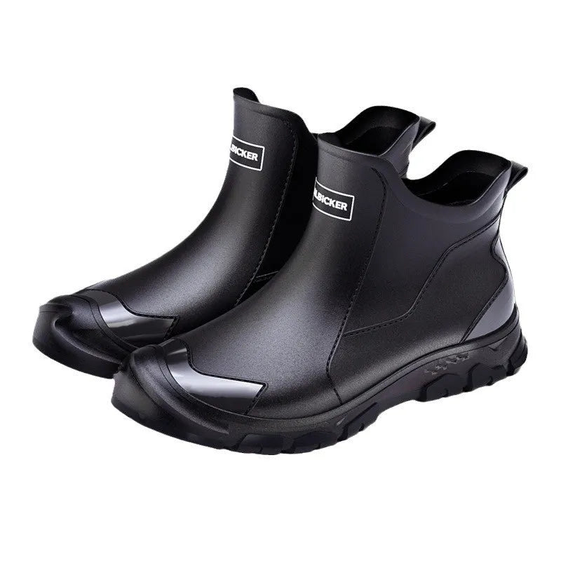 PVC outdoor wading shoes with non-slip plastic sole in low-cut boot style