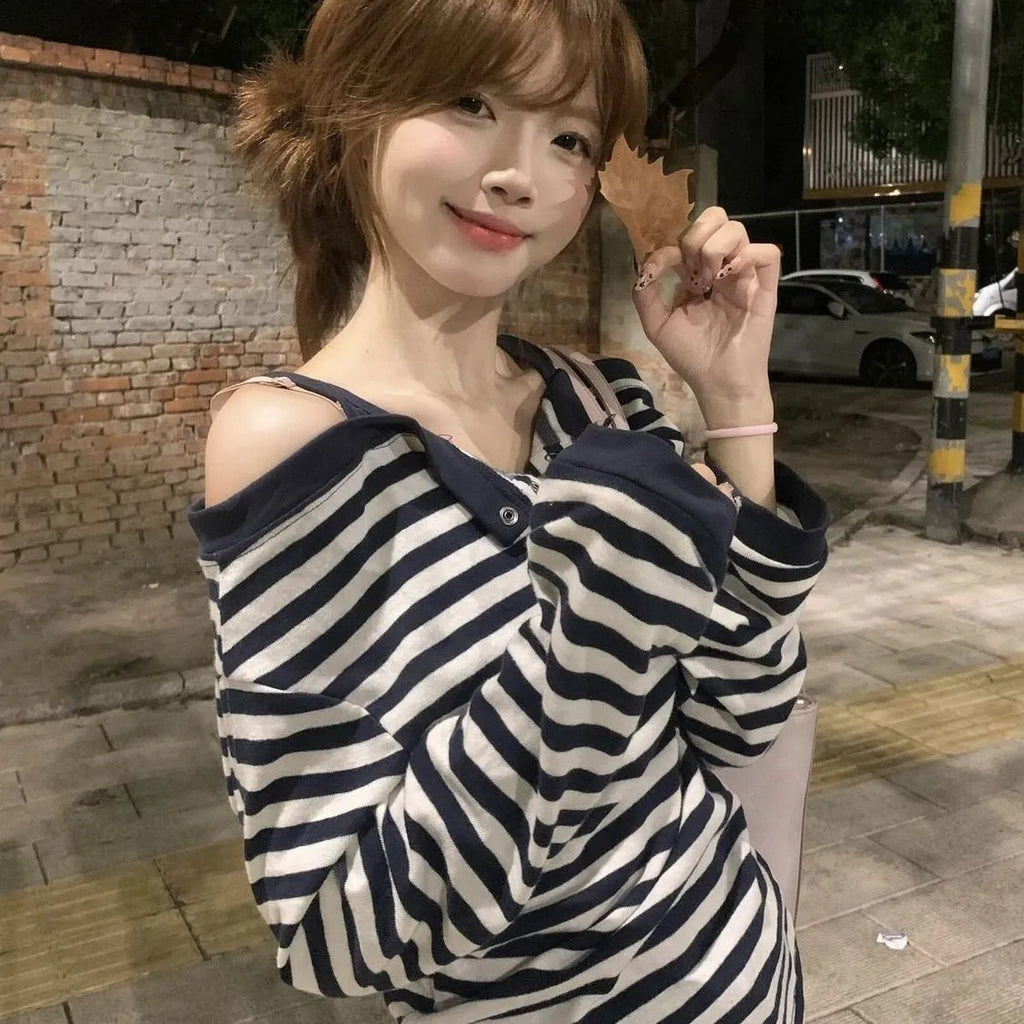 Dark blue Korean-style oversized women's long sleeve t-shirt with stripes and embroidery
