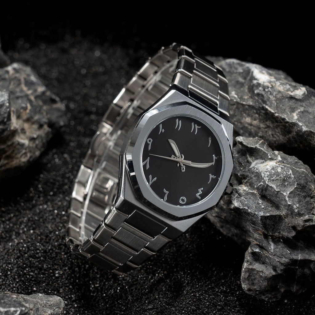 Men's business casual quartz watch with stainless steel band showing 10mm thickness and professional dial