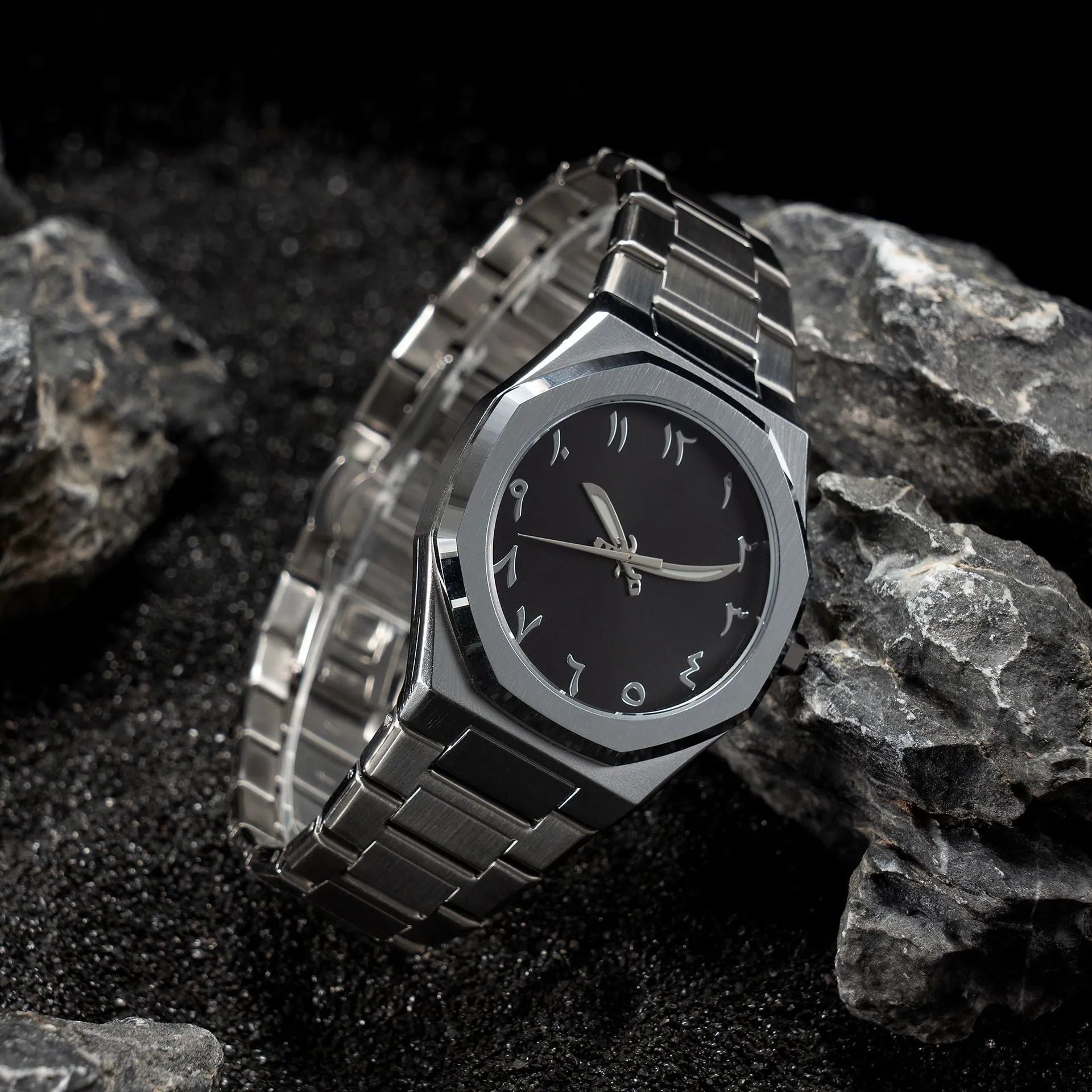 Men's business casual quartz watch with stainless steel band showing 10mm thickness and professional dial