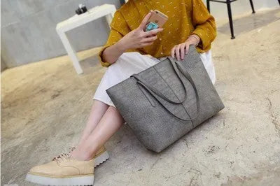Simple European fashion shoulder bag handbag in black or grey colour for spring summer 2021