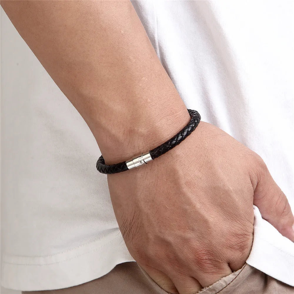 Men's geometric titanium steel wire bracelet with a magnetic clasp