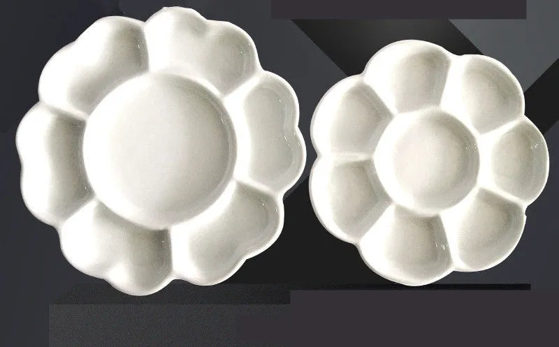 White ceramic painting palette in plum blossom shape for watercolour acrylic oil painting