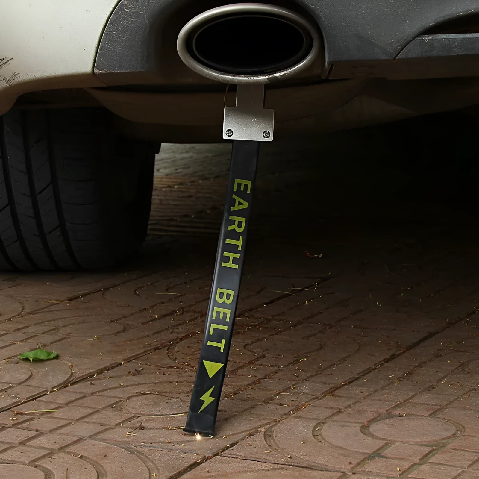 Black car electrostatic grounding belt with copper wire and rubber housing, 370mm long