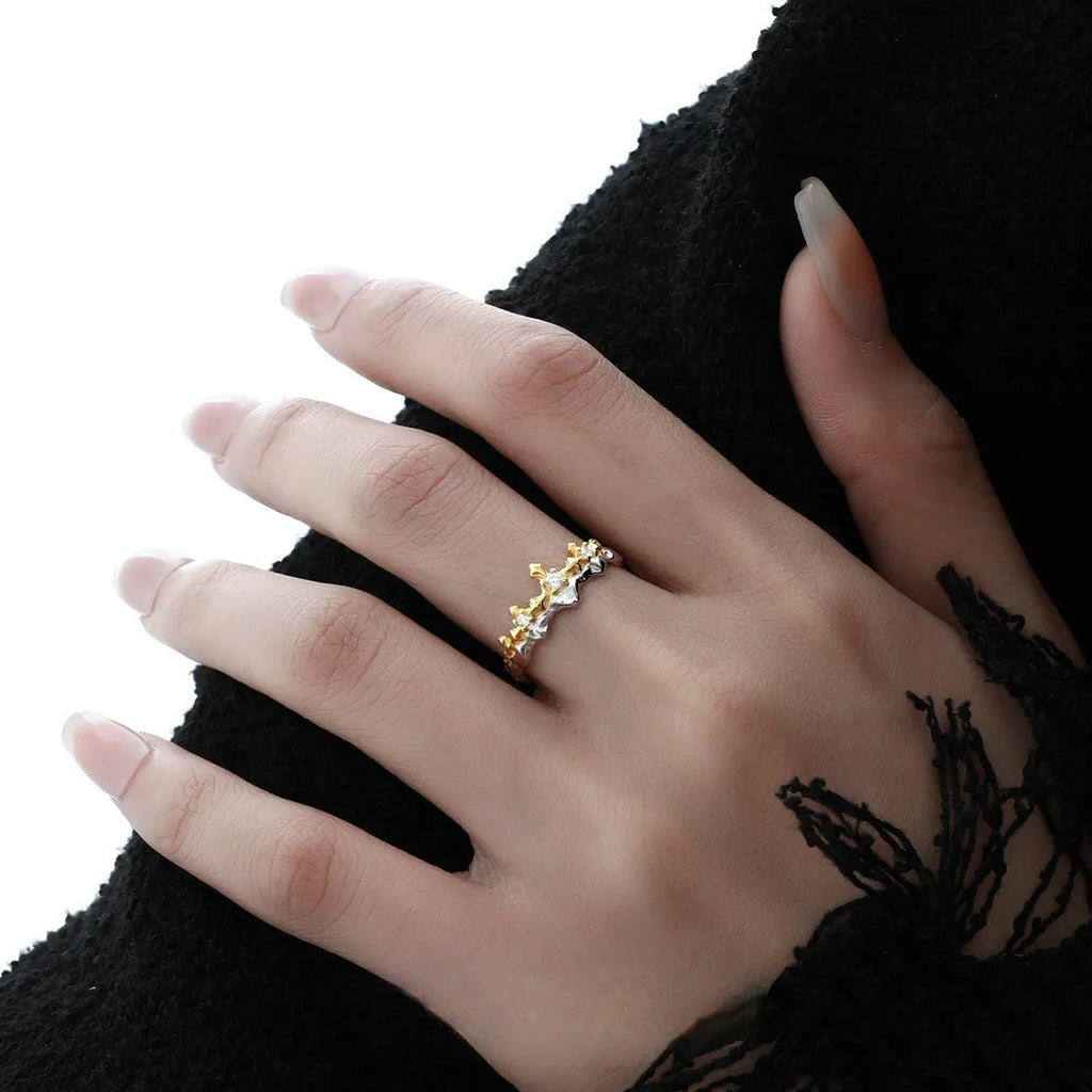 Silver adjustable opening ring with princess knight couple design in white gold or black gold electroplated finish