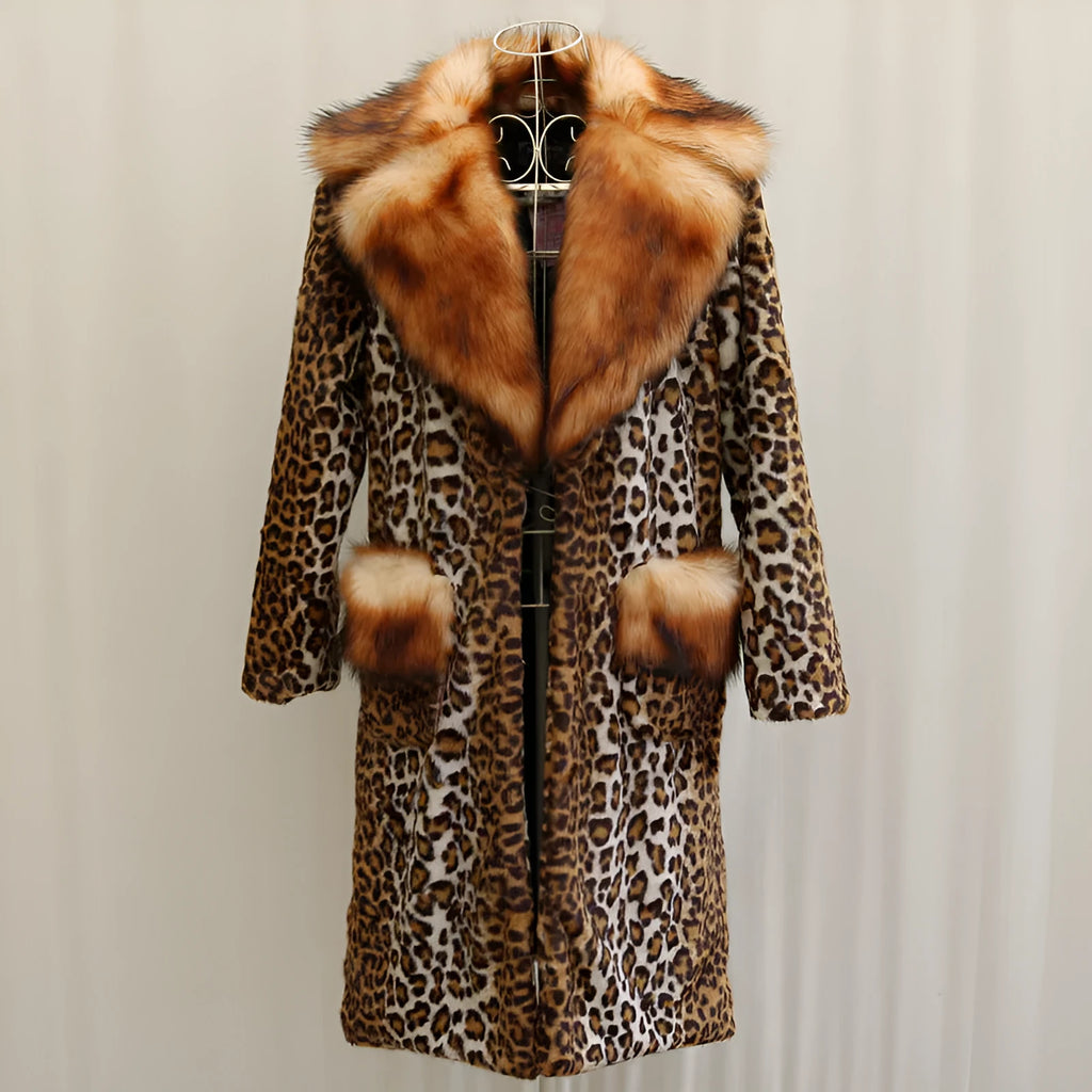 Women's long artificial fur jacket in leopard print with regular sleeves