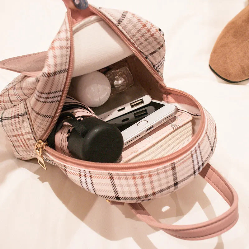 Diagonal phone bag in PU leather with adjustable strap in five colour options
