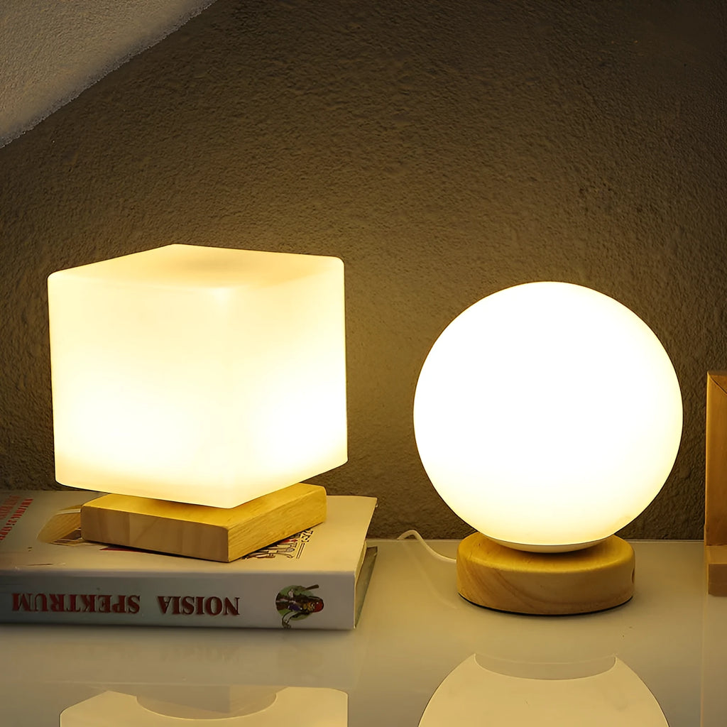 Nordic solid wood USB table lamp in white with touch dimming