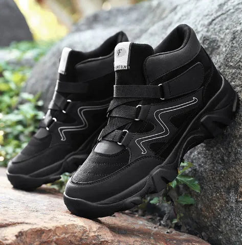 Men's canvas lace-up casual shoes in multiple colours with traditional lace-up closure