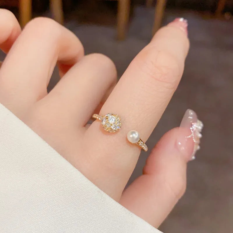 Women's open-end ring with round zircon stones in gold and silver plating options