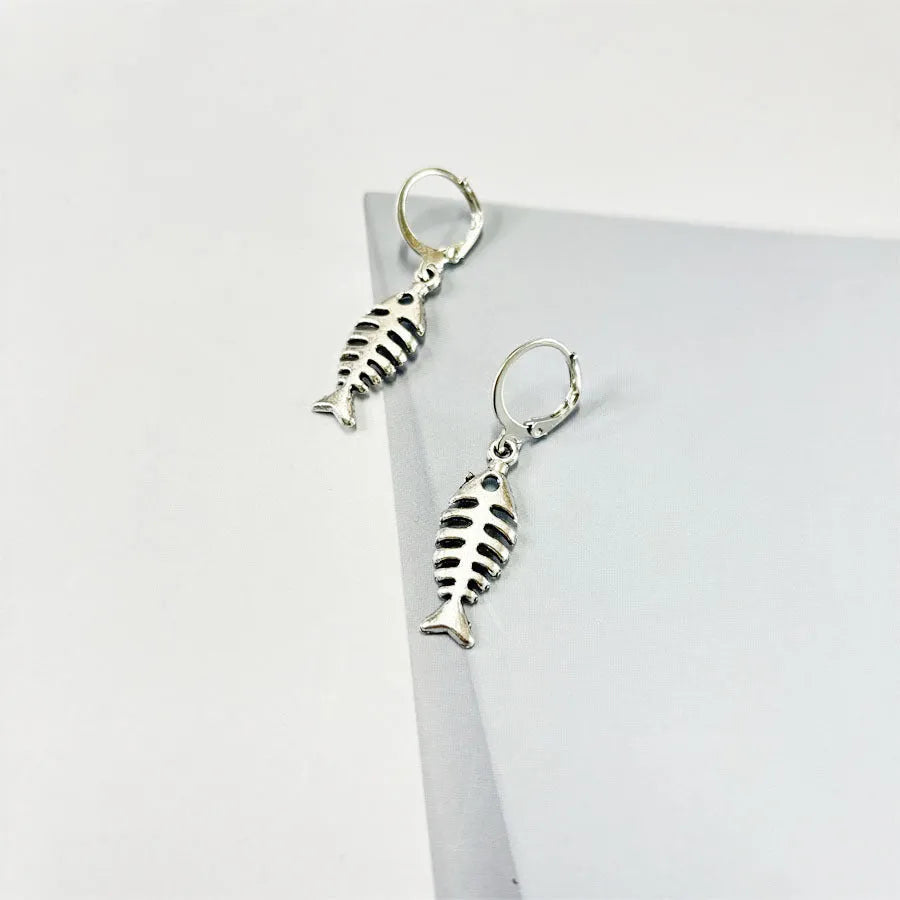 Silver retro fishbone pendant earrings set with adjustable necklace chain