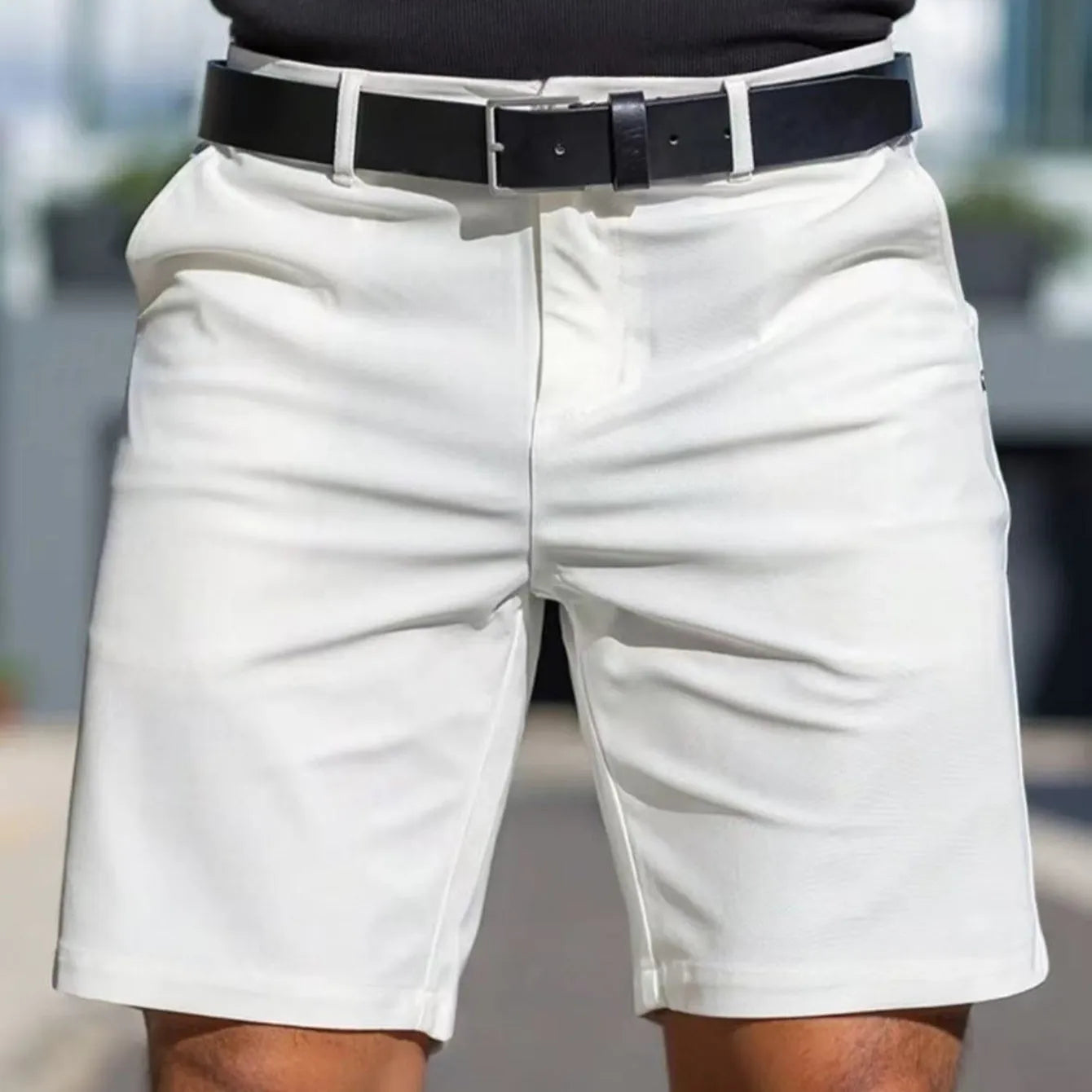 Men's straight leg fifth pants in solid colours with business casual design