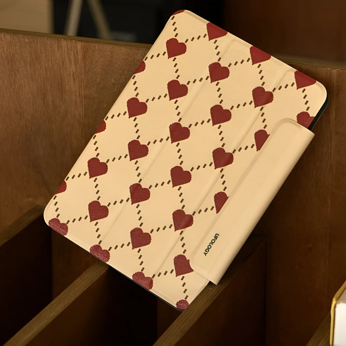 iPad Air 4 and Air 5 magnetic protective case with polyurethane shell and inner protection