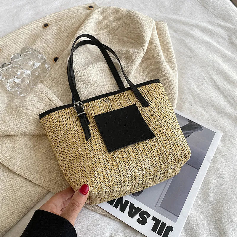 Women's straw woven shoulder bag in European retro style with three-dimensional pocket and sewing thread detail