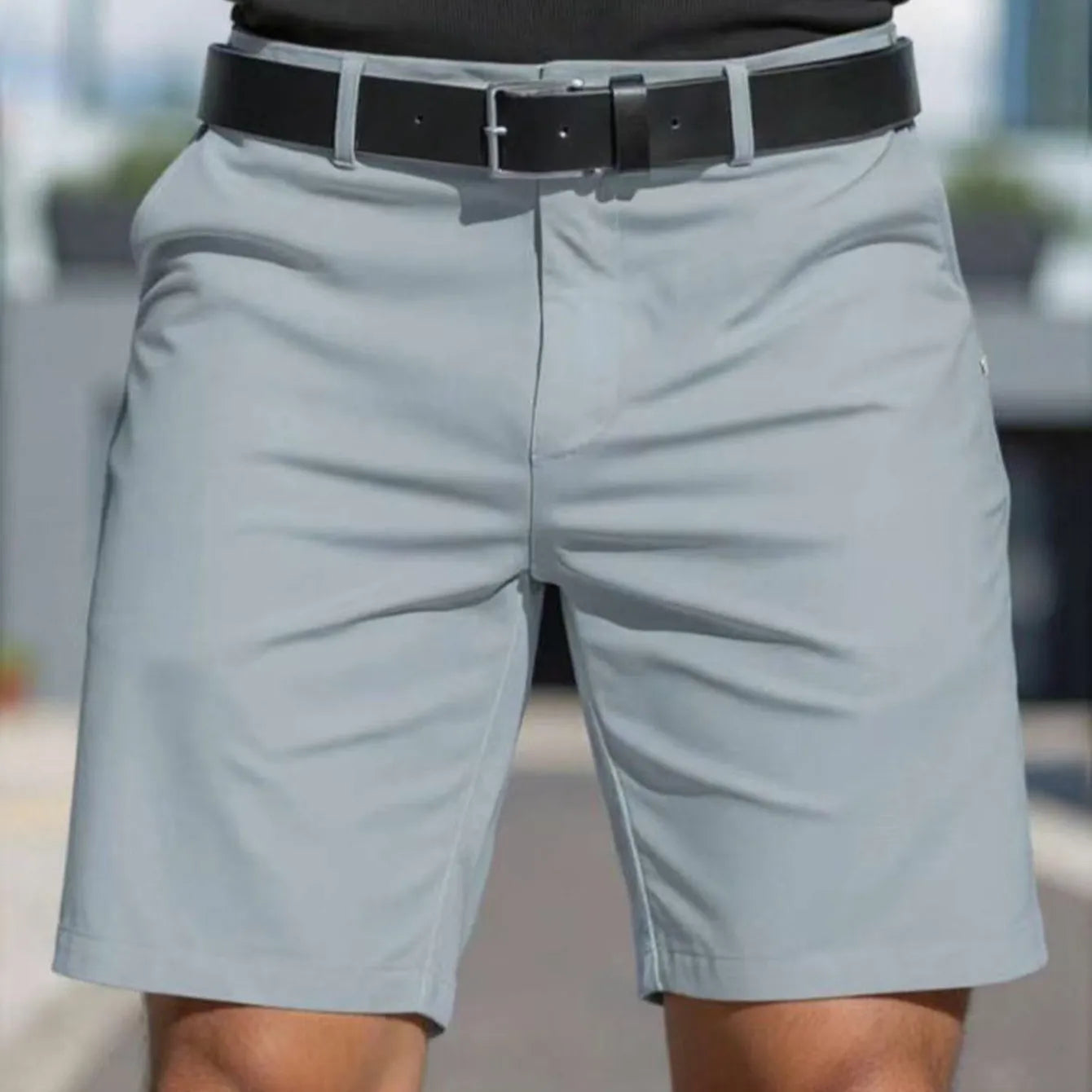 Men's straight leg fifth pants in solid colours with business casual design