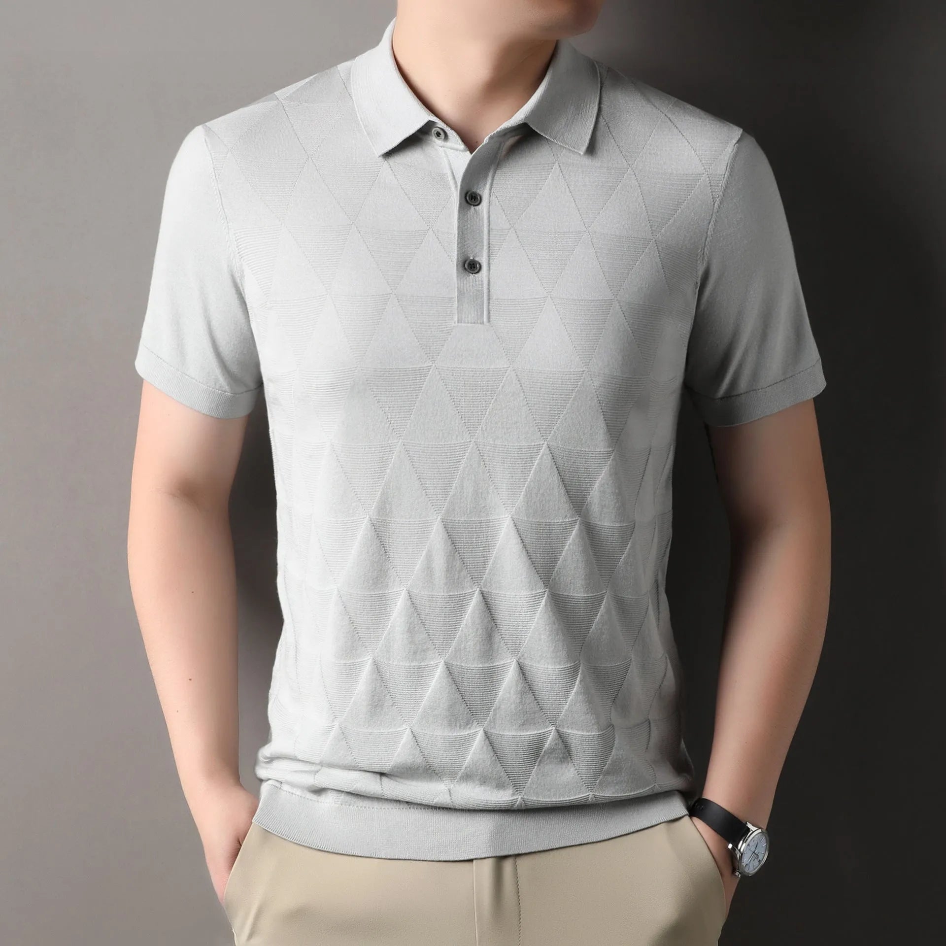 Men's thin ice silk short sleeve T-shirt in lyocell fabric, showing quick-dry properties and colour options