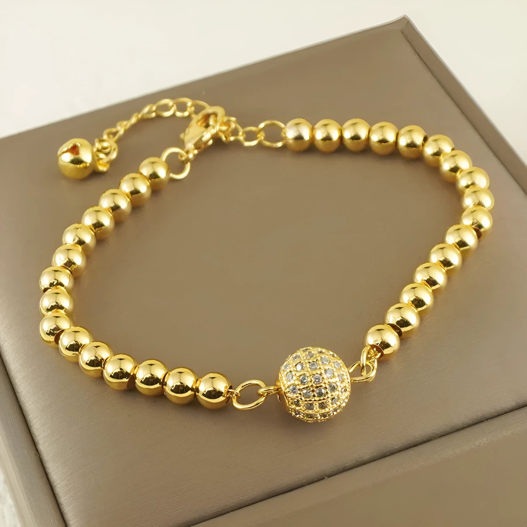 Copper bracelet with zircon stones in Arabic style heart shape for women