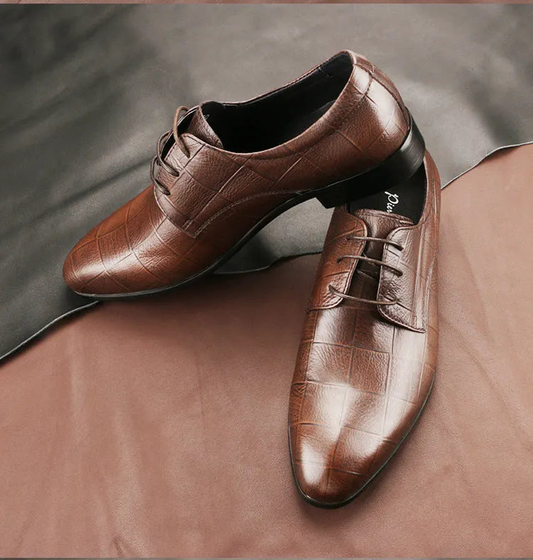 Men's black leather derby shoes with checkered cowhide vamp and pointed toe for business wear