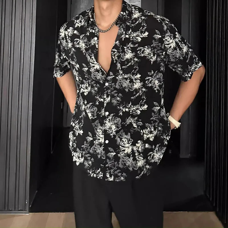 Men's loose-fit printed short sleeve shirt with pendant detail and floral pattern in white or black colours