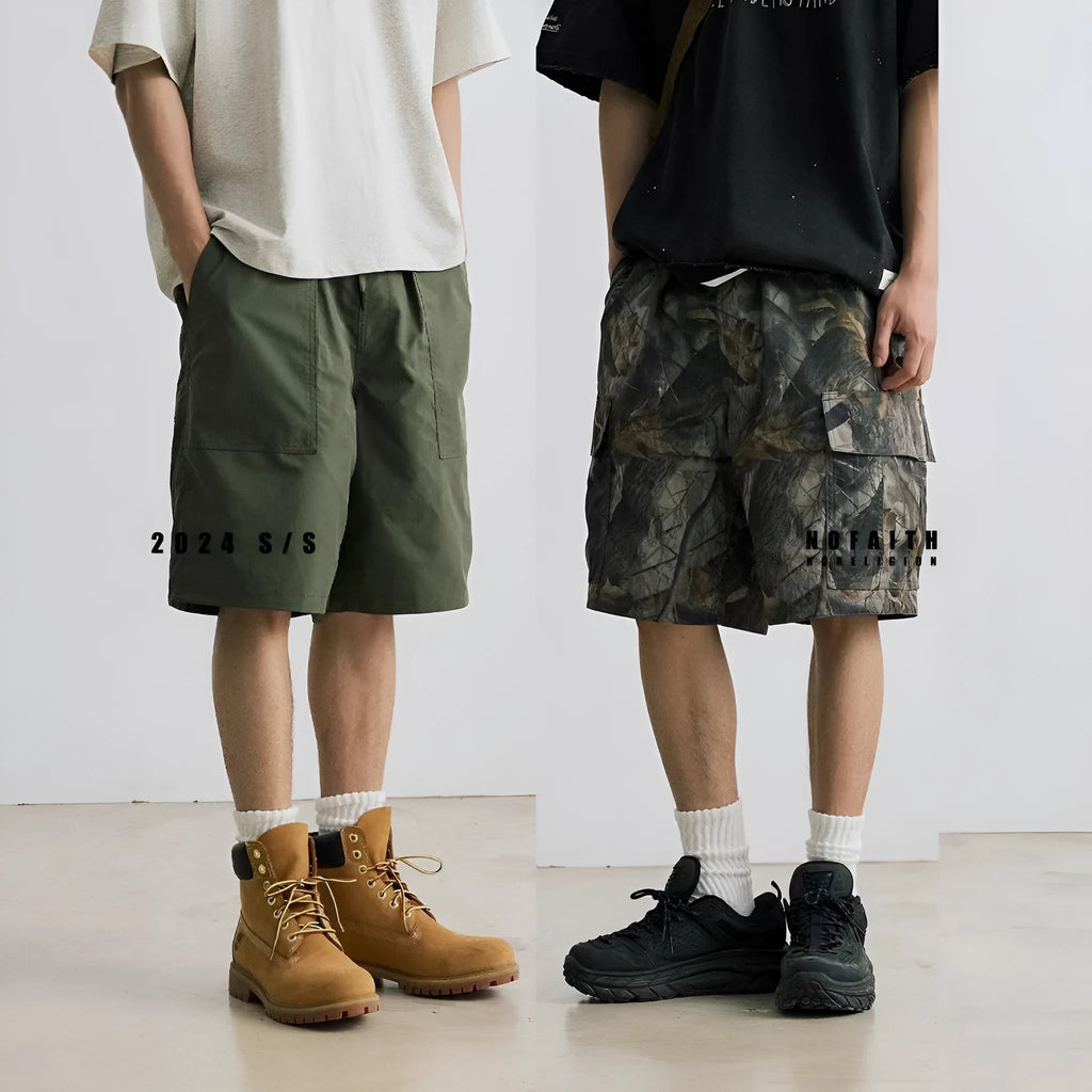 Loose casual denim shorts in straight-leg style with micro-elastic waistband
