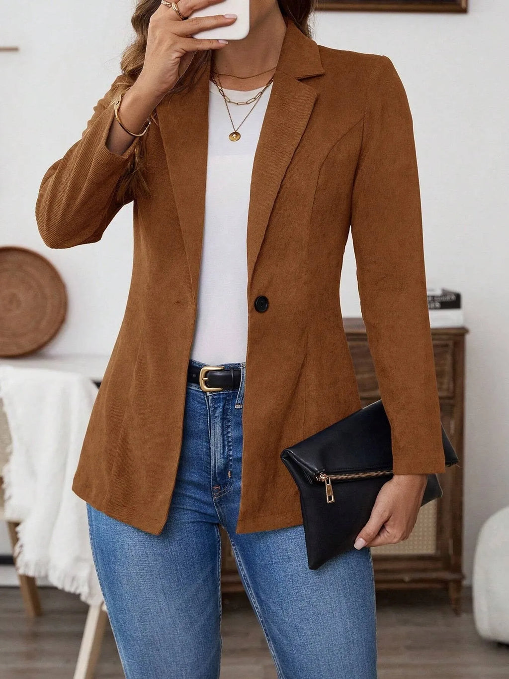 Brown lapel single-breasted leisure suit coat with long sleeves