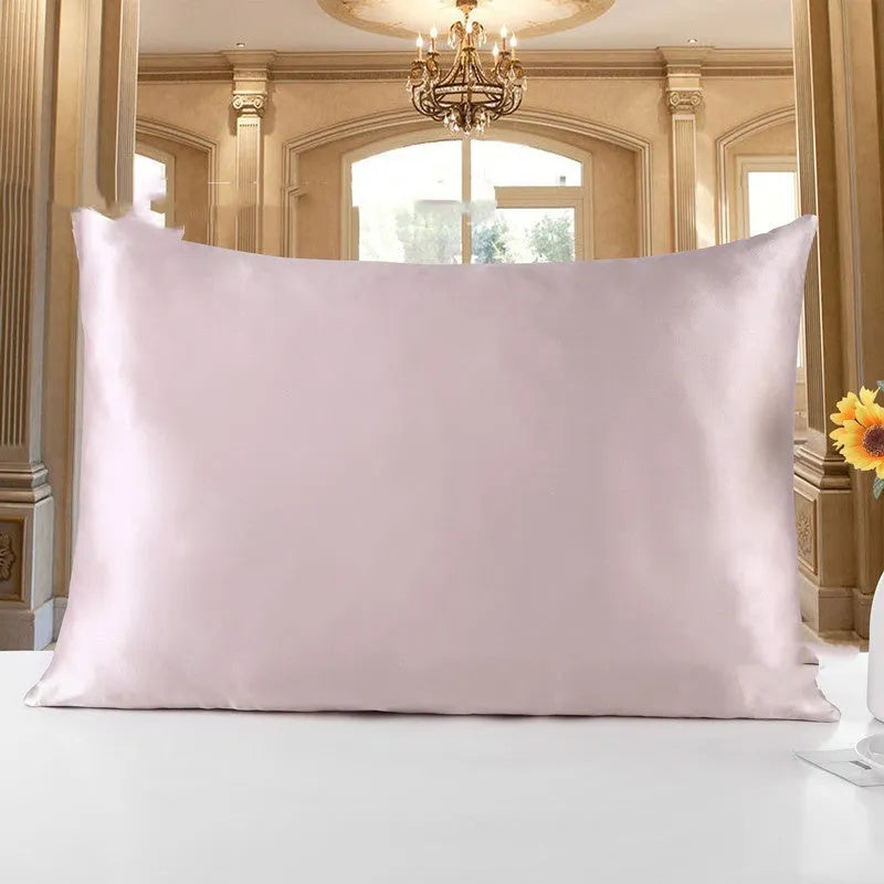 Double-sided 19 M silk pillowcase in a choice of 14 colours and three sizes.