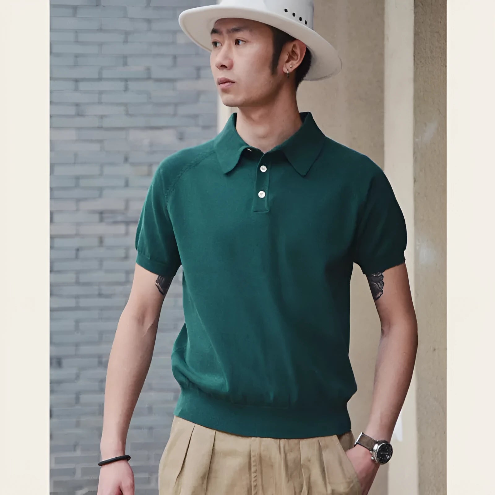 Knitted cotton short-sleeved t-shirt in slim fit with solid colour pattern