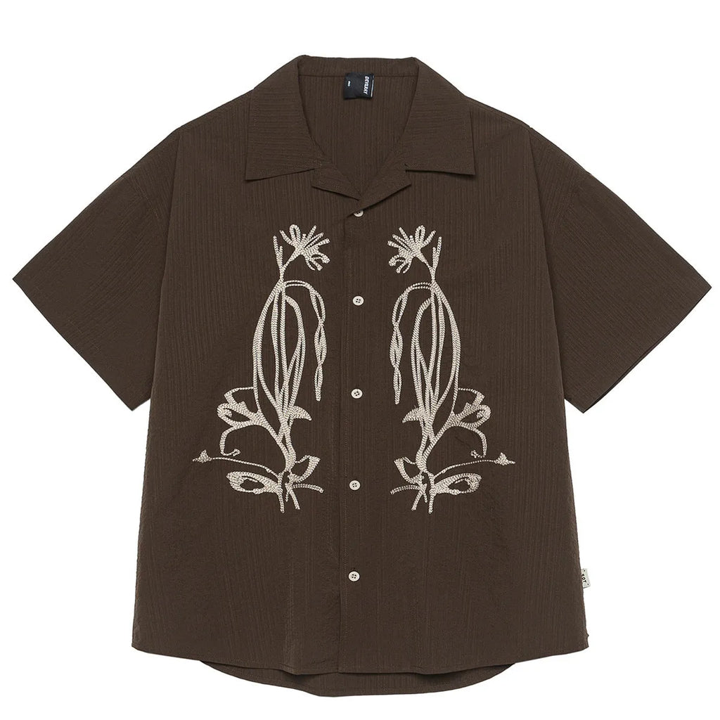 Brown striped Cuban collar short sleeve shirt for outdoor camping.