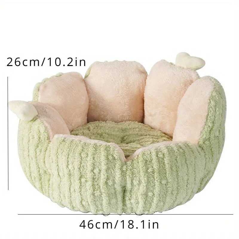 Green cactus design cat litter kennel with soft plush entryway