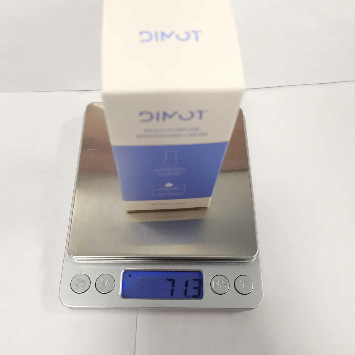 30ml make-up primer moisturising cream in packaging for universal skin types