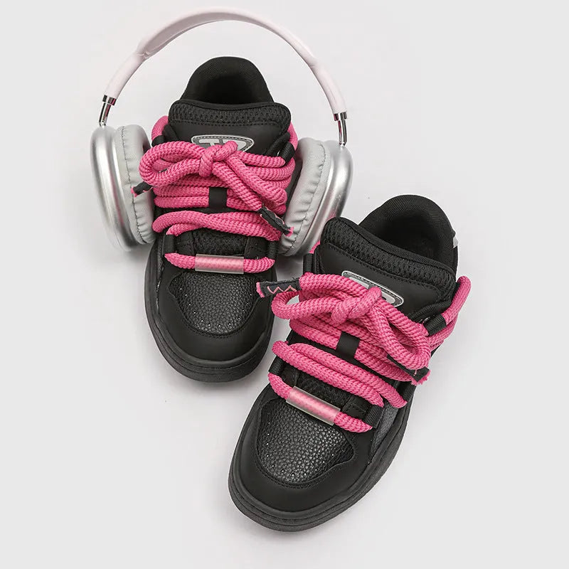 Breathable unisex casual lace-up shoes with a thick rubber sole and round toe in four colour options.