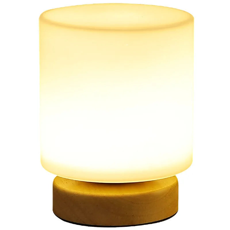 Nordic solid wood USB table lamp in white with touch dimming