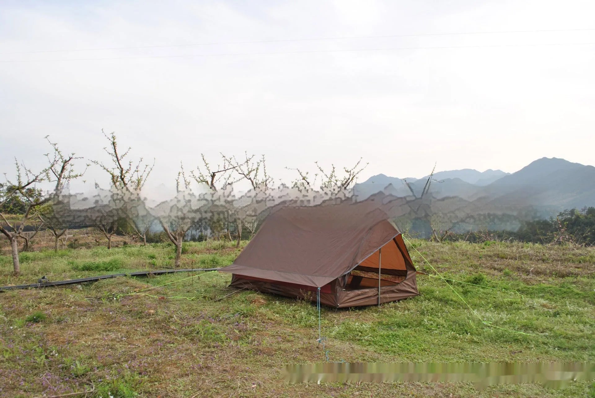 Brown and white pole-free A-line tent made of 210T fabric with PU4000 waterproofing for 2-3 people