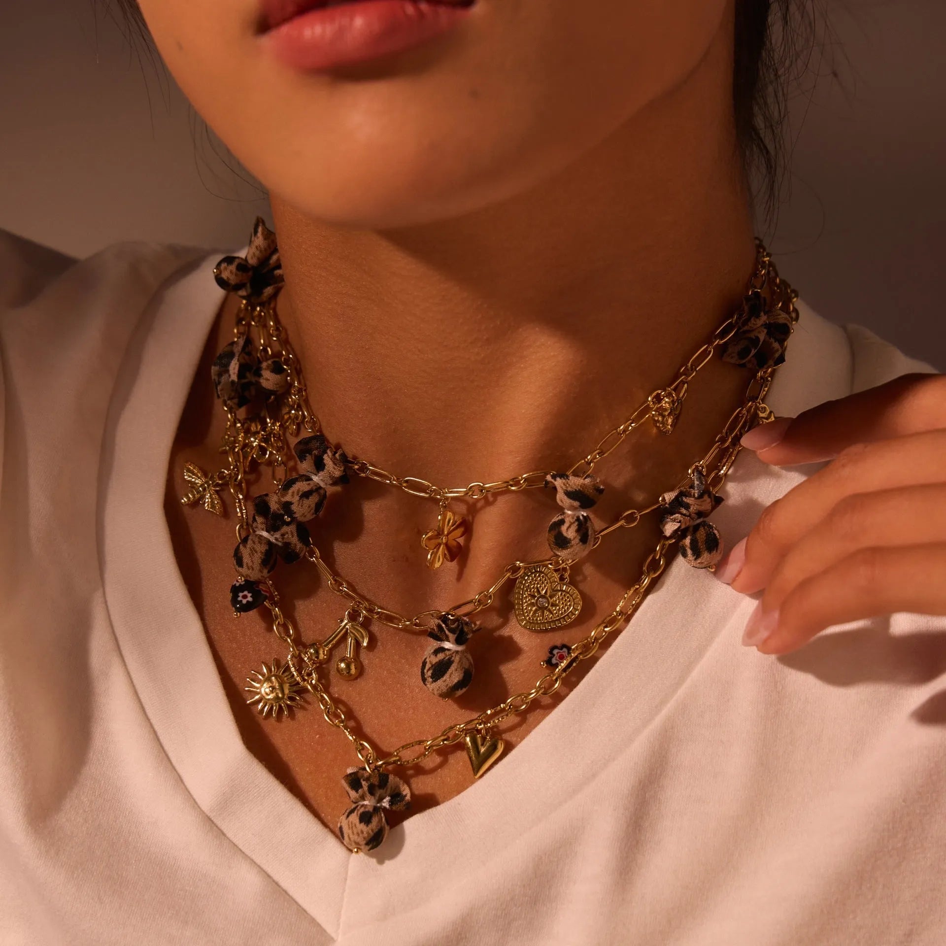Geometric leopard pendant necklace with love heart flowers on stainless steel chain