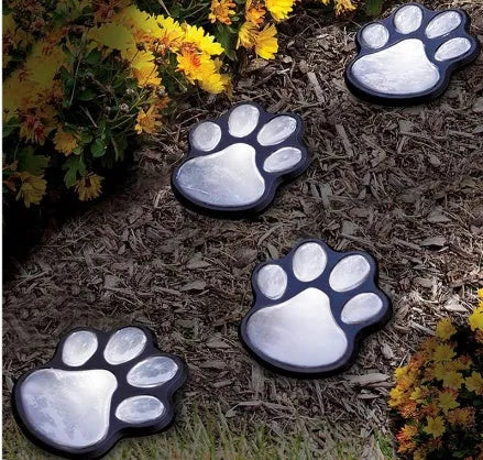 Black bear paw shaped solar garden lights set of four with solar panel