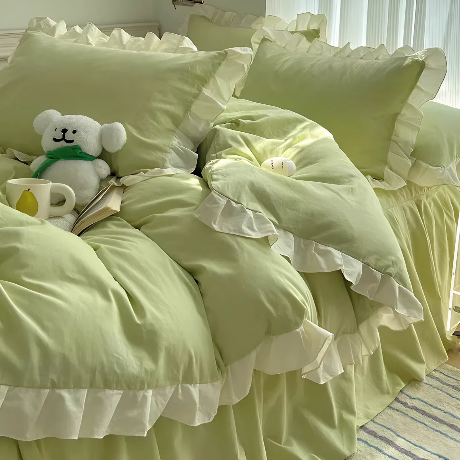 Washed cotton linen four-piece bedding set in solid colour with quilt cover, fitted sheet and pillowcases