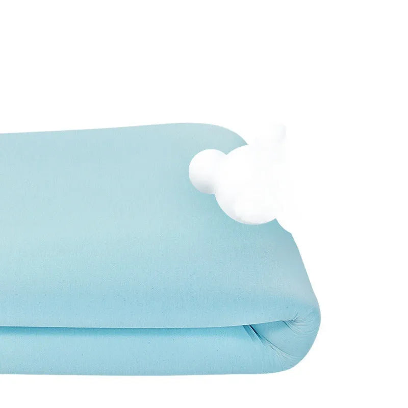 Thin gel memory cotton mattress on a tatami mat showing 2cm, 3cm, and 5cm thickness options.