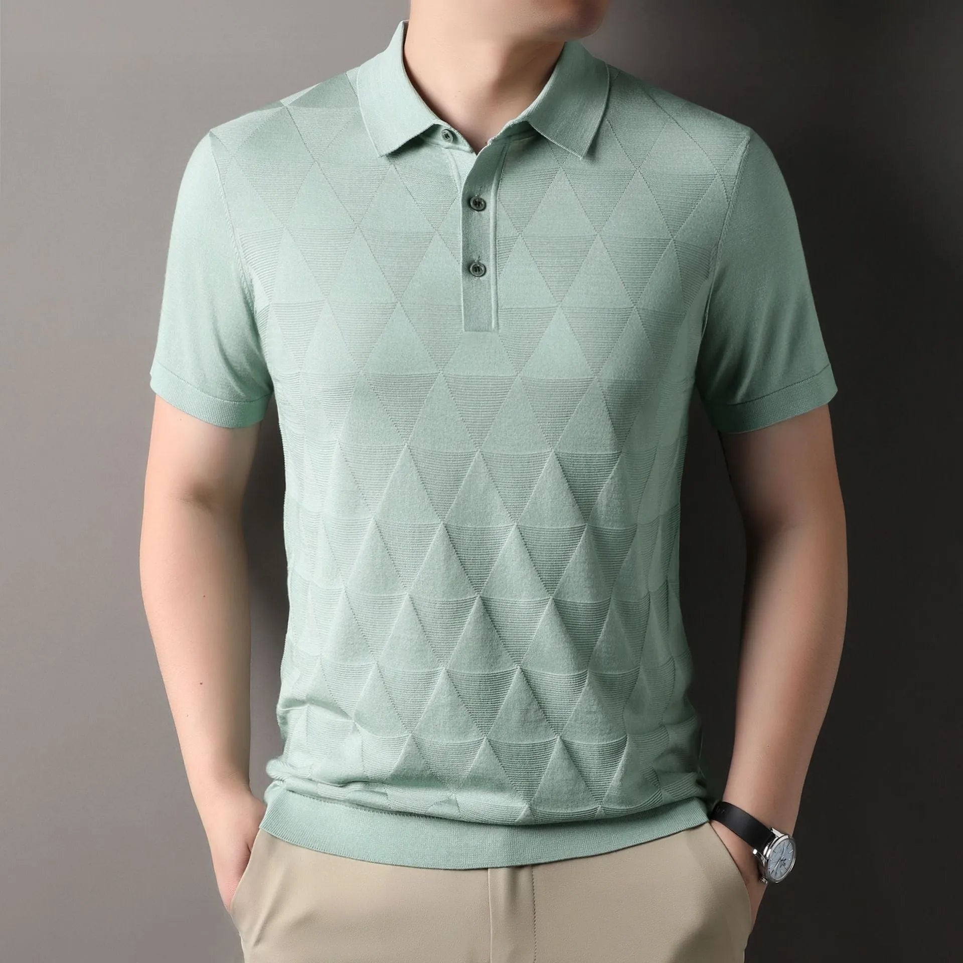 Men's thin ice silk short sleeve T-shirt in lyocell fabric, showing quick-dry properties and colour options