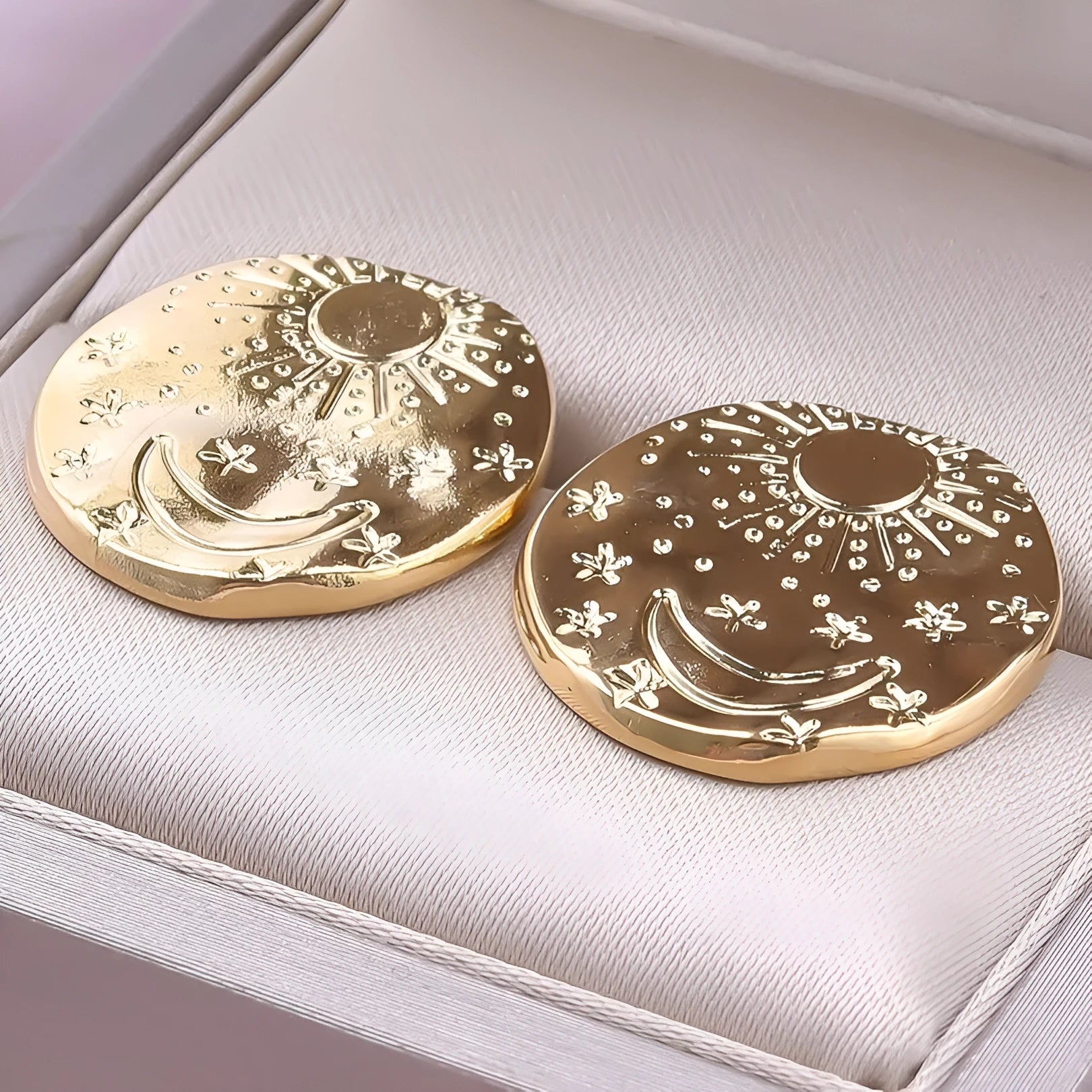 304 stainless steel geometric shell stud earrings in gold and silver electroplated colours