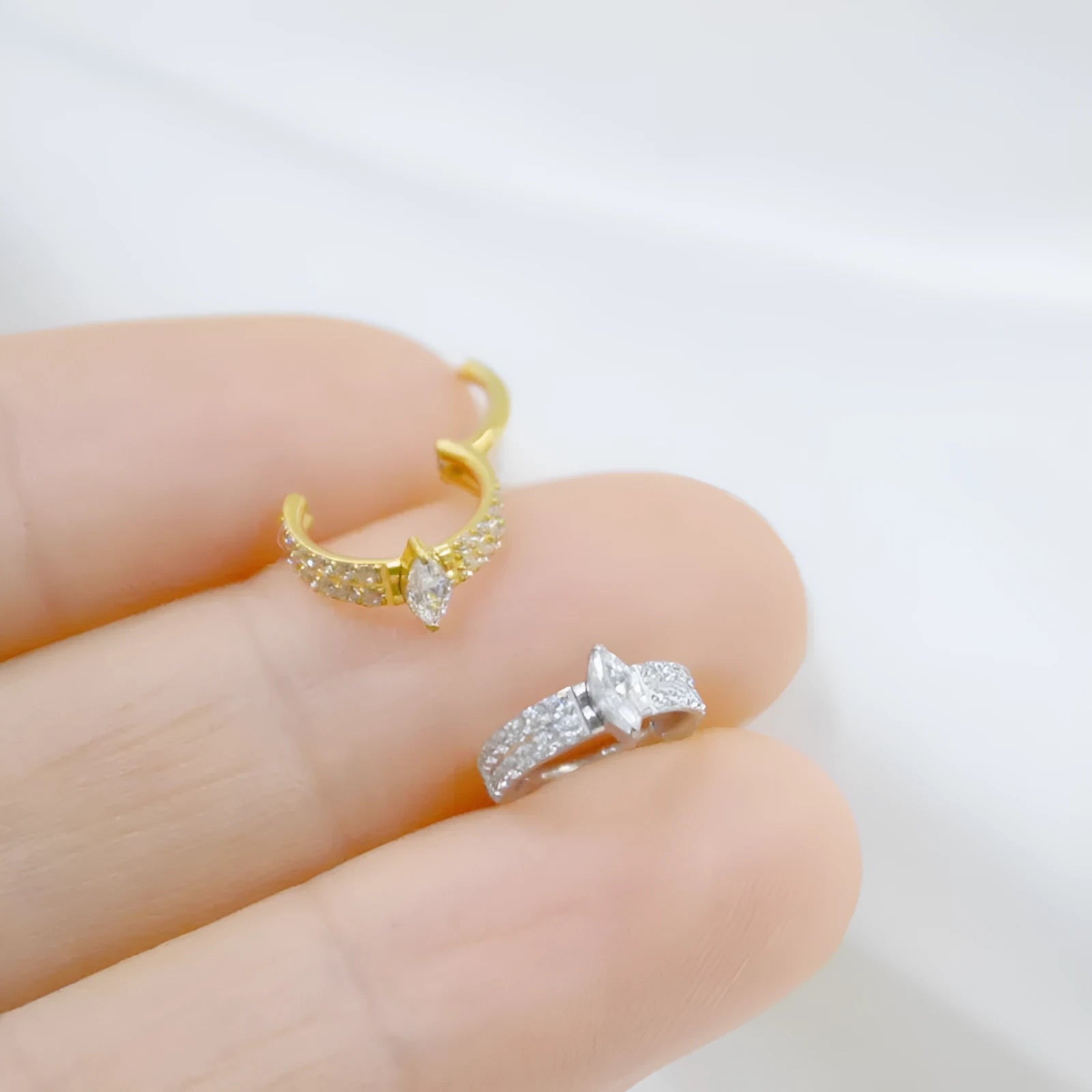 316 titanium steel heart earrings with full diamond zircon setting in silver or gold colour