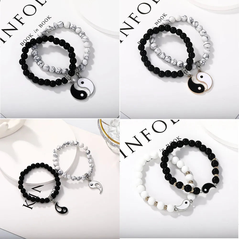 Geometric eight-diagram shaped alloy appetizer bracelet with electroplated finish in four colour variants