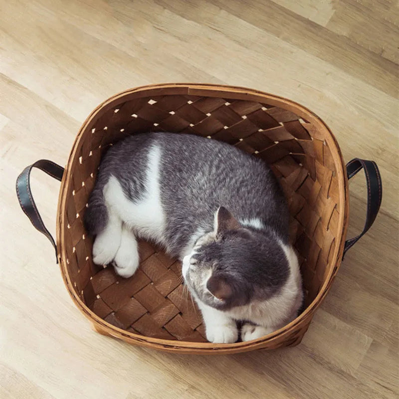 Hand-woven wood chips pet bed with PP cotton cushion, available in S, M, and L sizes for cats and dogs