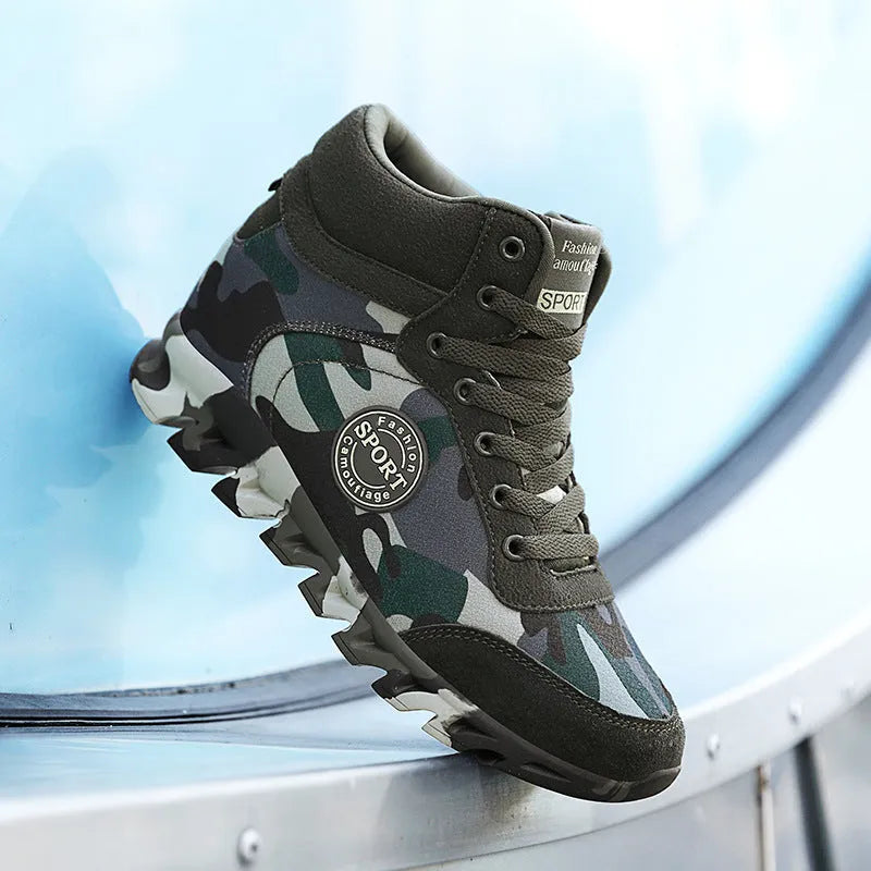 Green camouflage canvas sneakers with rubber sole in women's casual style