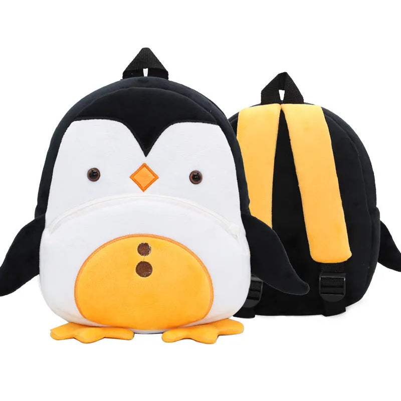 Children's plush backpack in animal design with dimensions 26cm high by 24cm wide