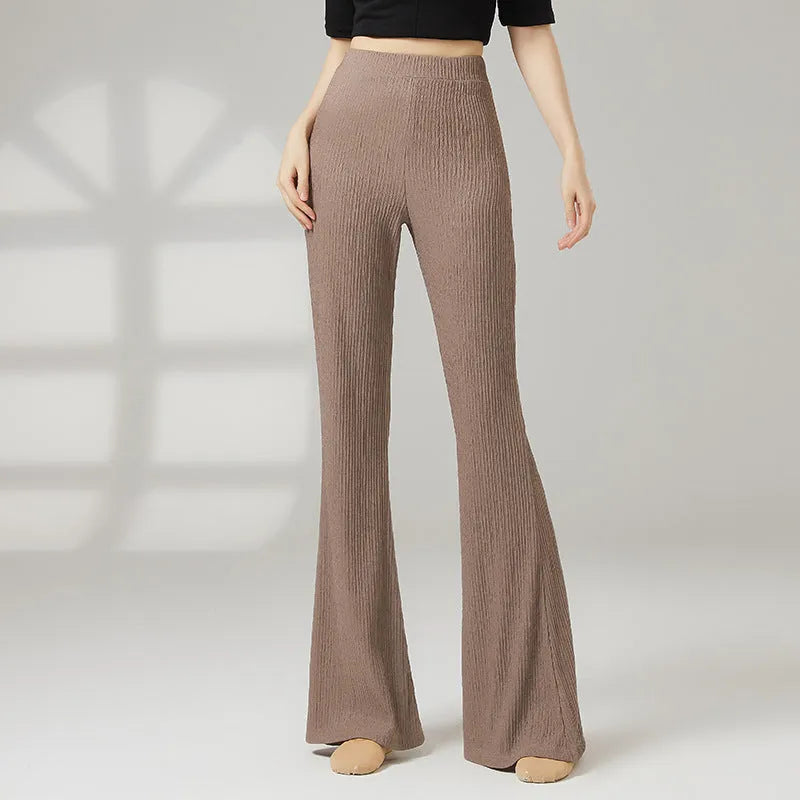 Women's classical dance practice pants in polyester fabric available in five colours for all-season training
