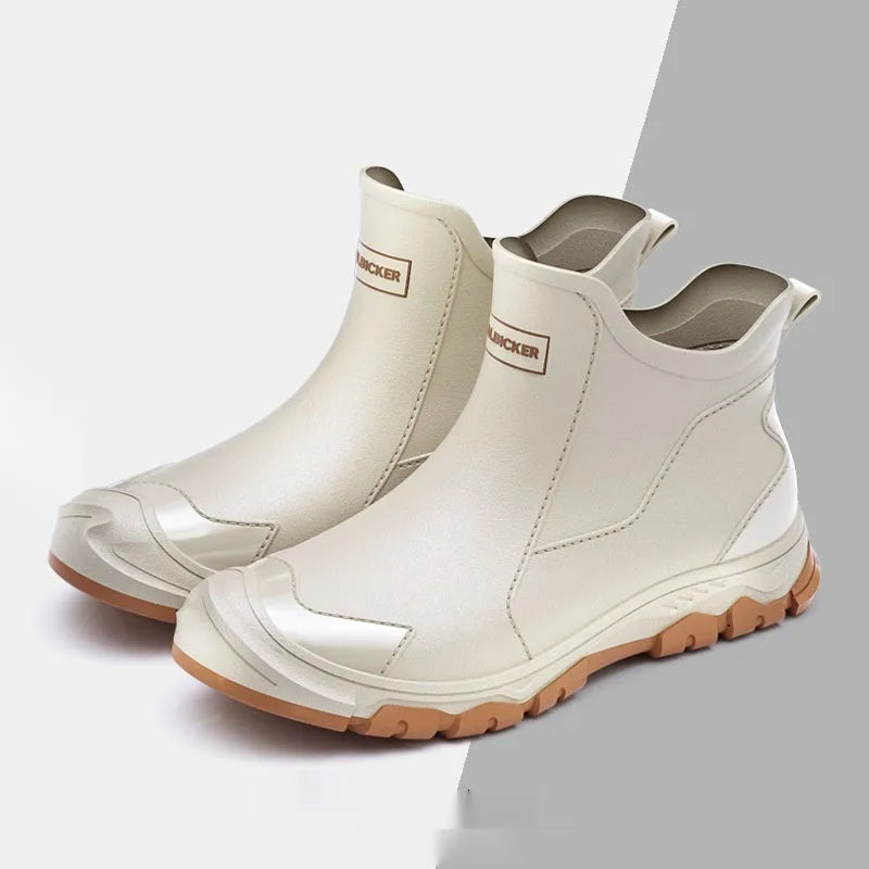 PVC outdoor wading shoes with non-slip plastic sole in low-cut boot style