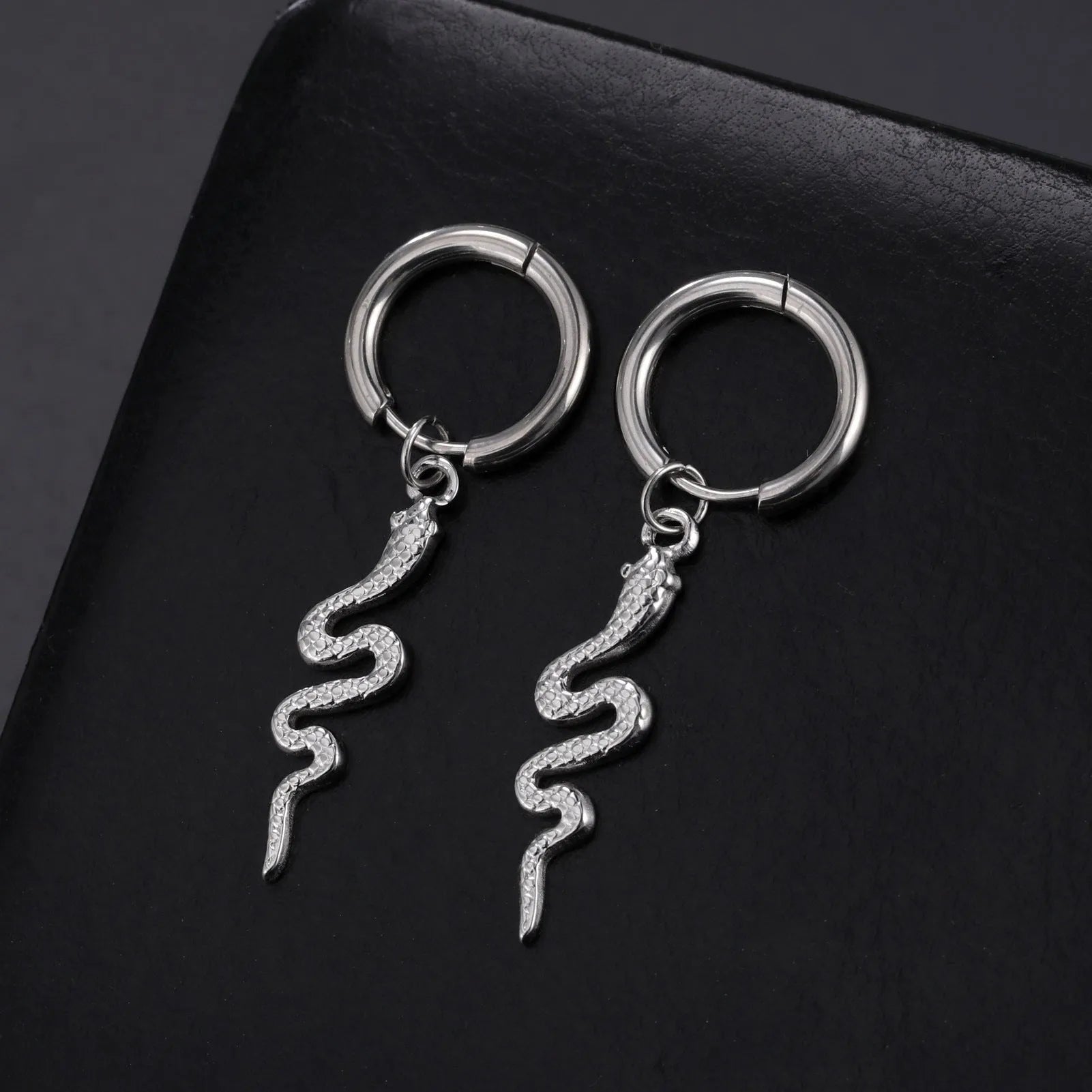 Gold or steel colour vintage snake-shaped stainless steel clip-on earrings